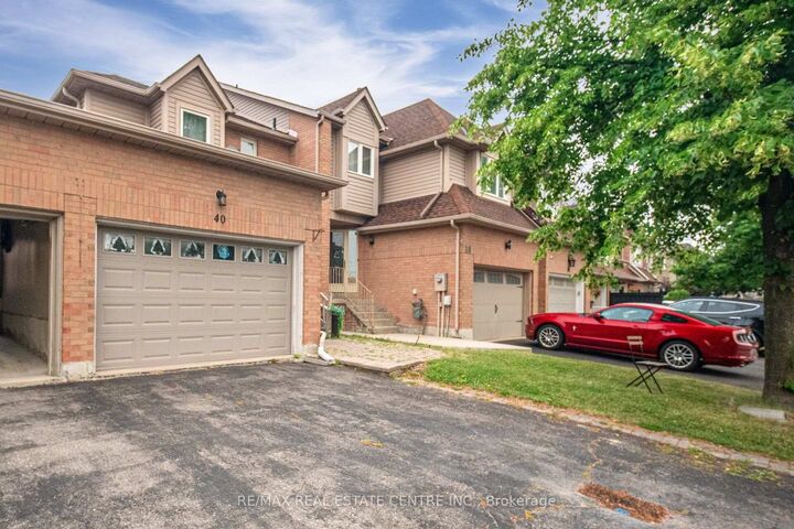 Property Photo: 40 Langdale Crescent ON L6Y 4R7