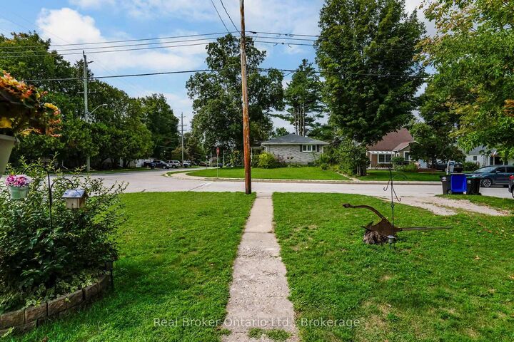 Property Photo: 179 Seventh Street ON L4R 3Z3