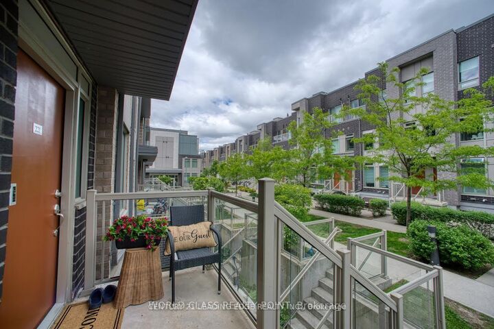 Property Photo:  7 Applewood Lane E 221  ON M9C 0C1 
