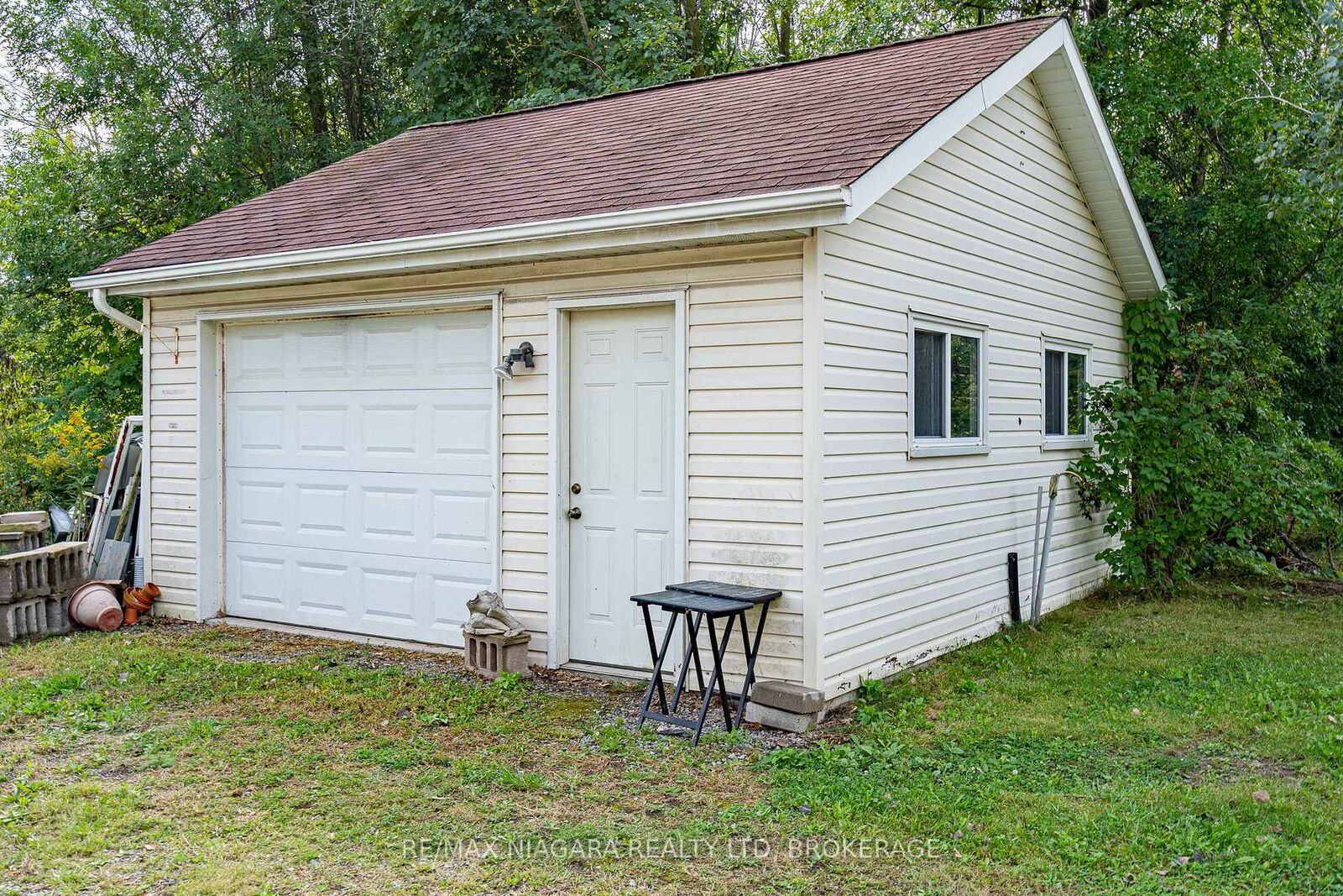 Property Photo: 487 Four Mile Creek Road ON L0S 1J0