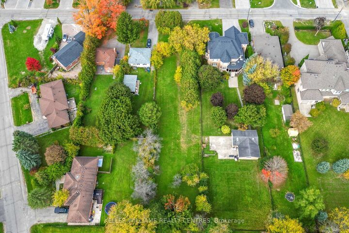 39 Maple Grove Avenue — photo 1