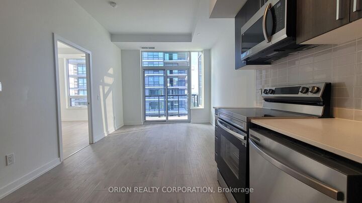 Property Photo: 1480 Bayly Street 1706 ON L1W 0C2