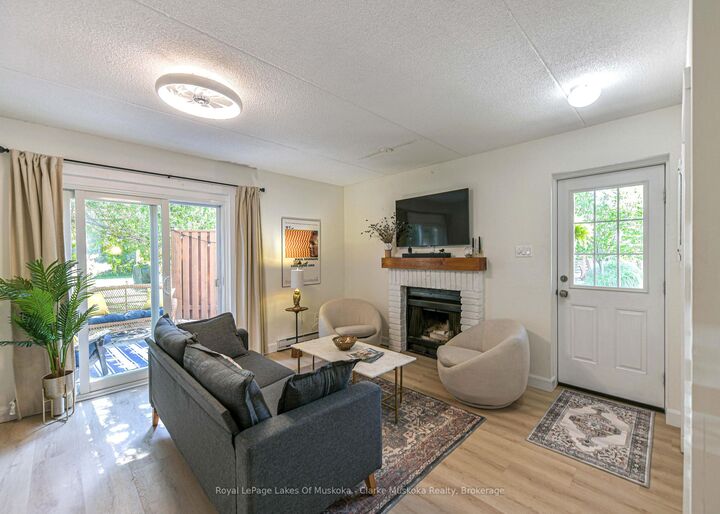 Property Photo:  19 Dawson Drive 42  ON L9Y 5B4 