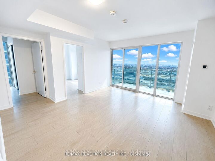 Property Photo:  2031 Kennedy Road 1725  ON M1T 3G2 