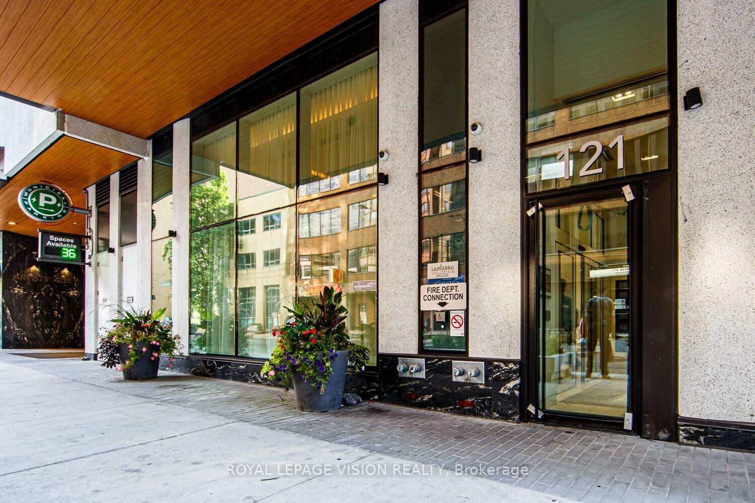 Property Photo:  121 St Patrick Street 1121  ON M5T 0B8 