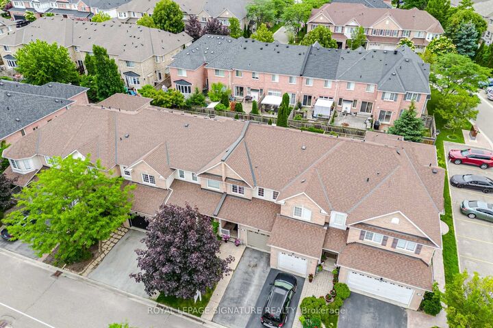 Property Photo: 2511 Boros Road 9 ON L7M 5B2