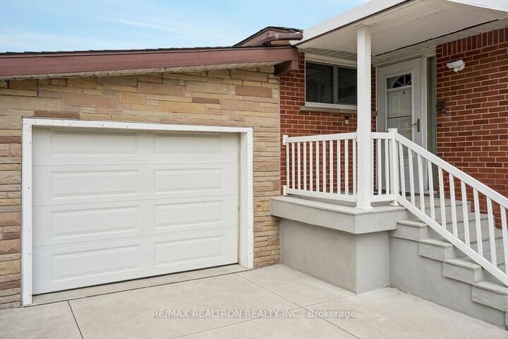 Property Photo: 831 Mohawk Road E ON L8T 2R4