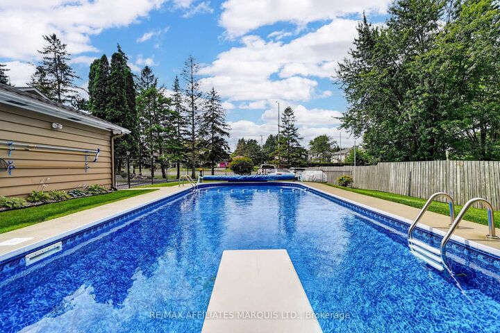 Property Photo: 1635 Brookdale Avenue ON K6J 4R2