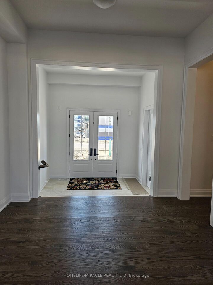 Property Photo:  30 Pearsall Place  ON L0L 2L0 