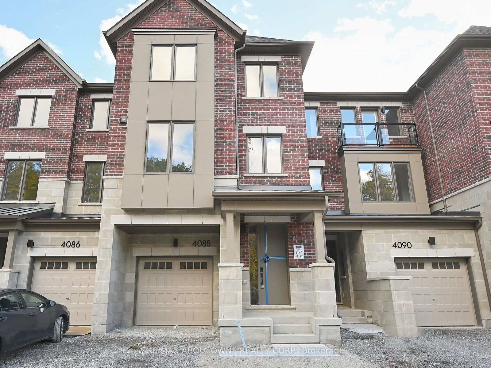 Property Photo: 4088 Kadic Terrace ON L5M 2S8
