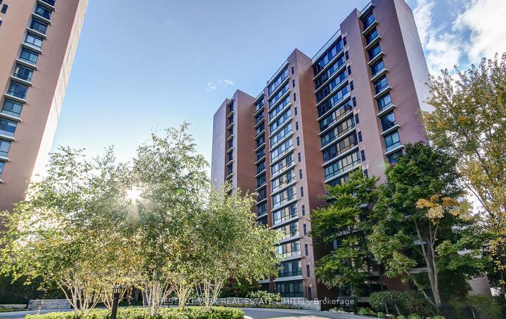 Property Photo: 1400 Dixie Road 812 ON L5E 3E1
