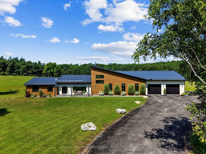 Property Photo: 4566 Harwood Road ON K0K 1C0
