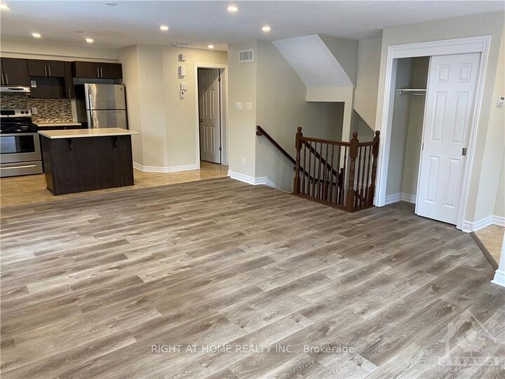 Property Photo:  286 Titanium Private  ON K1C 7S3 