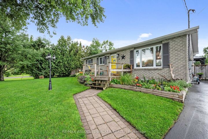 Property Photo:  331 Wolfe Crescent  ON K4K 1K7 
