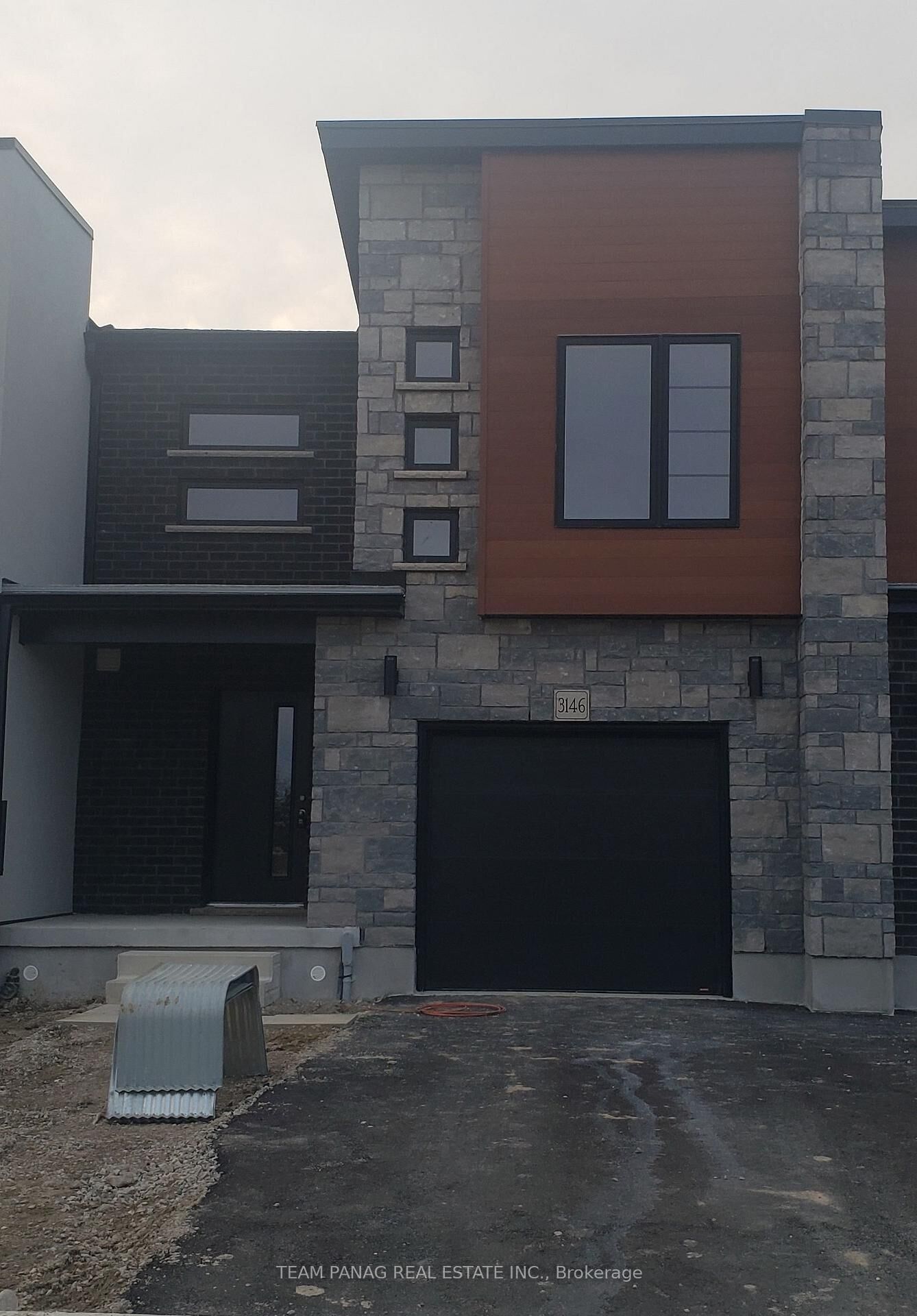 Property Photo:  3146 Turner Crescent  ON N6M 0B4 