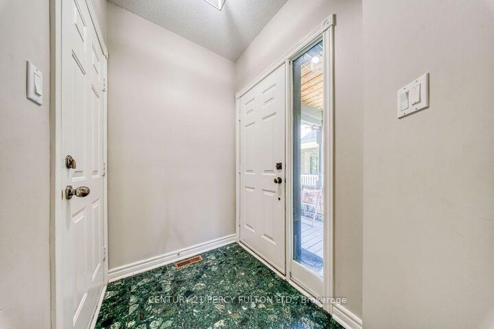 Property Photo: 5522 Holbrook Road ON L5M 5G4
