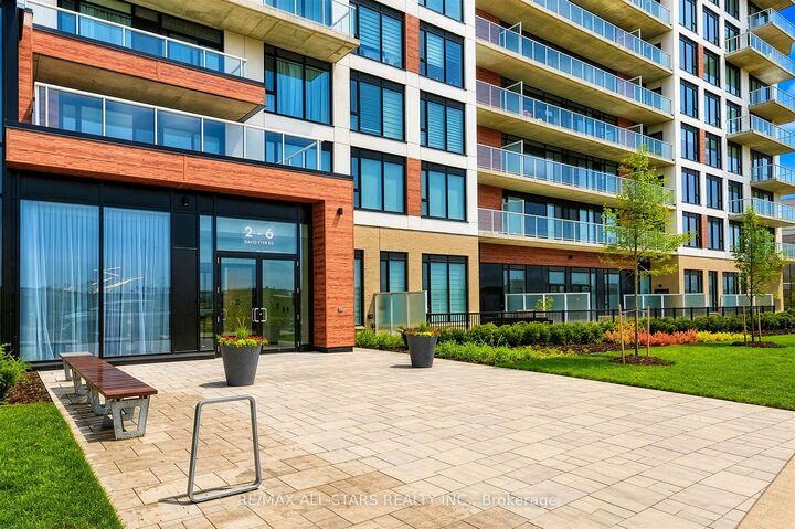 Property Photo: 2 David Eyer Road 124 ON L4S 0N6