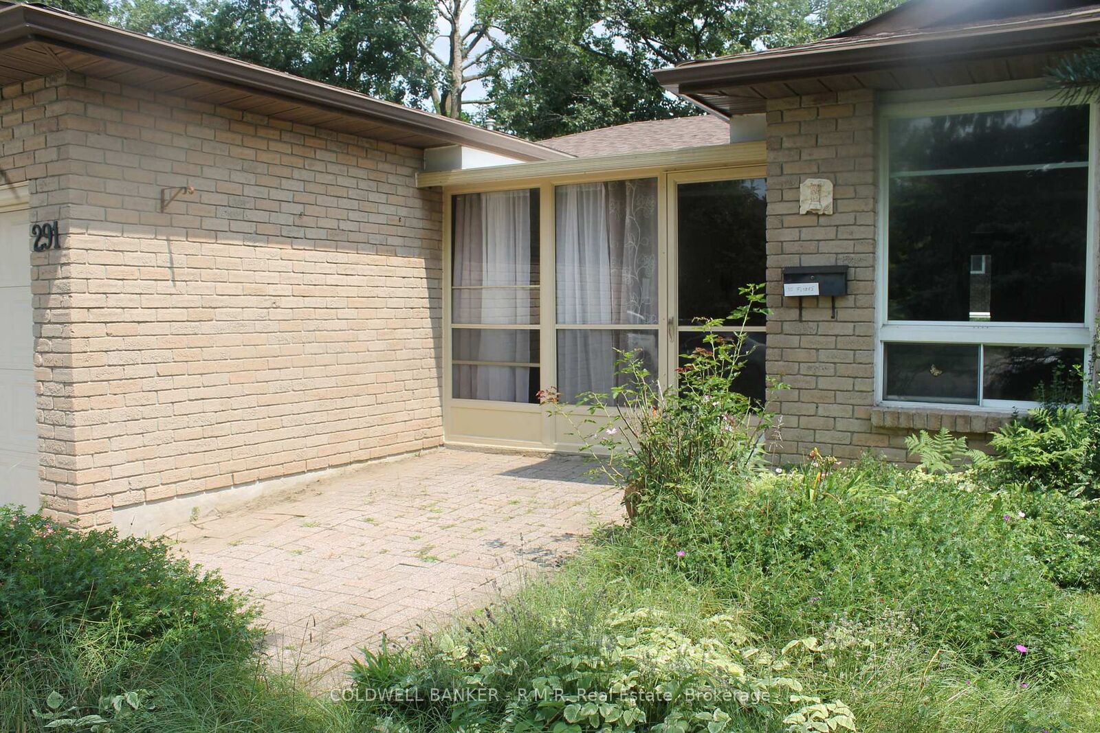 Property Photo: 291 Anne Street N ON L4N 4Y1
