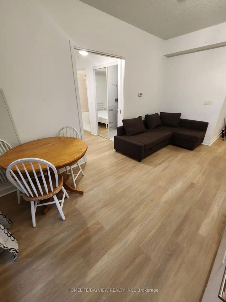 Property Photo:  2221 Yonge Street 406  ON M4S 0B8 