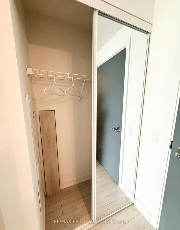 Property Photo:  5858 Yonge Street 901  ON M2M 0C6 