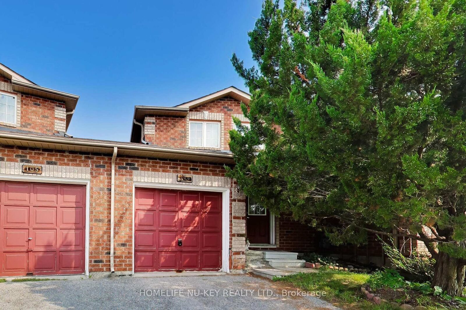 Property Photo:  103 Dunsmore Lane  ON L4M 6Z7 