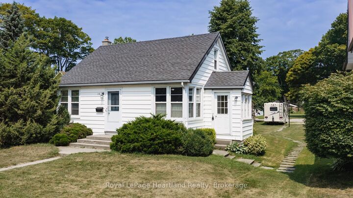 128 Britannia Road W — photo 1