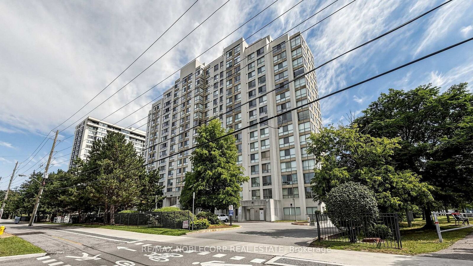 Property Photo: 2901 Kipling Avenue 804 ON M9V 5E5