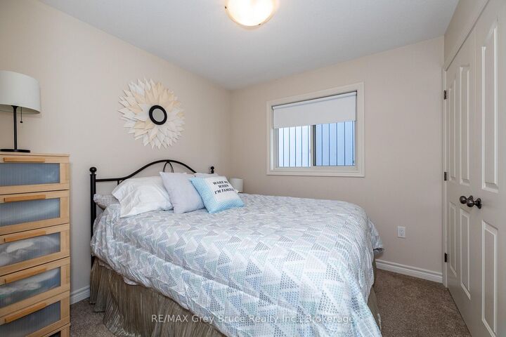 Property Photo:  2591 7th Avenue E  ON N4K 6V1 