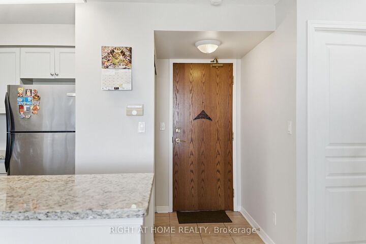 Property Photo: 4879 Kimbermount Avenue 607 ON L5B 0H8