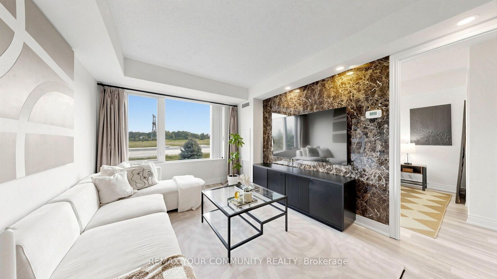Property Photo:  273 South Park Road 215  ON L3T 0B5 