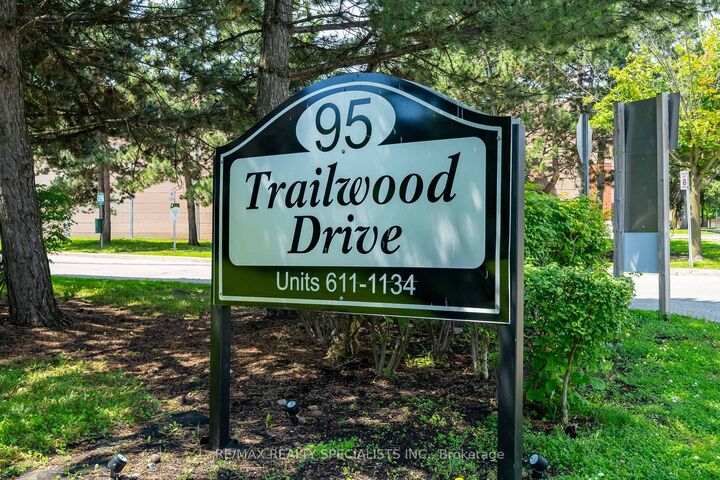 Property Photo:  95 Trailwood Drive 612  ON L4Z 3L2 