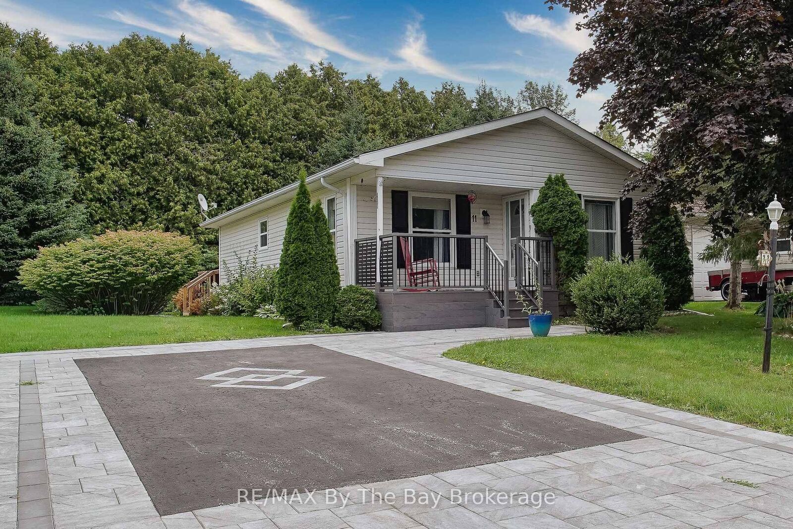 Property Photo:  11 Indiana Avenue  ON L9Z 3A8 