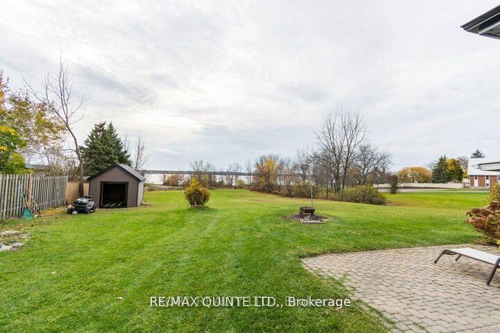 Property Photo: 239 Dundas Street W Upper ON K8P 1A9