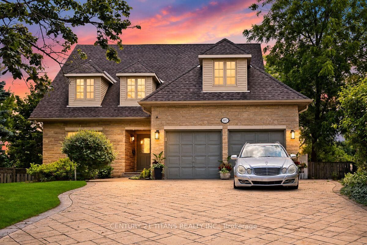 Property Photo: 1692 Baymill Court ON L5M 4M5