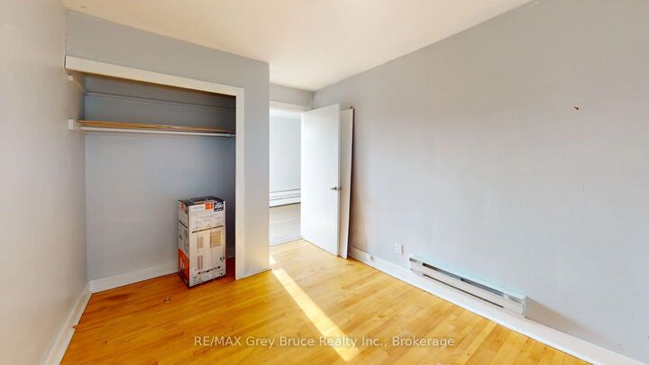 Property Photo:  844 2nd Avenue E 4  ON N4K 2H3 