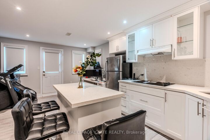 Property Photo: 7 Picasso Drive ON L6P 3L5