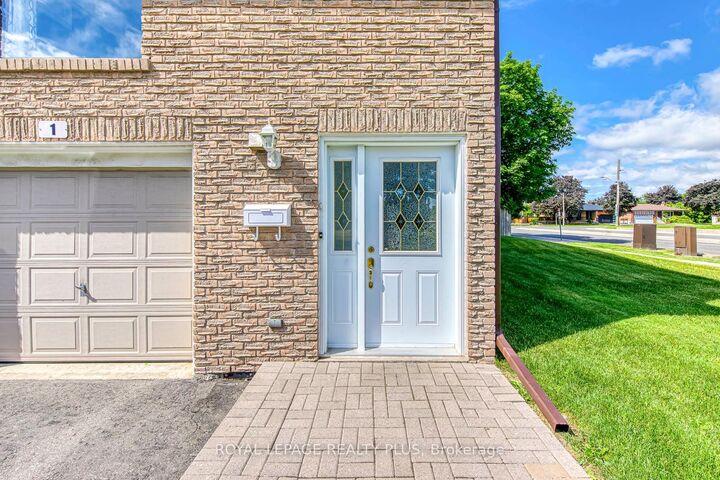 Property Photo: 640 Rathburn Road E 1 ON L4Z 1C6