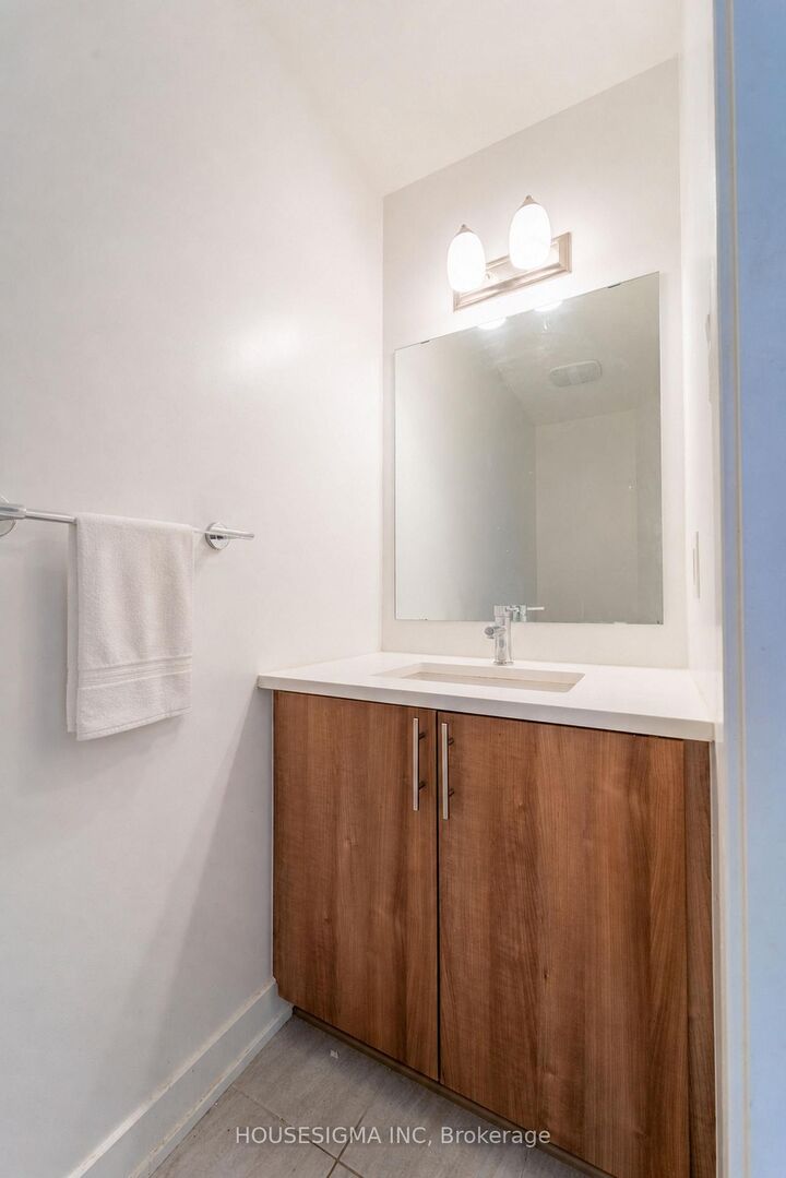 Property Photo: 74 Nettle Crescent ON K1T 0W9