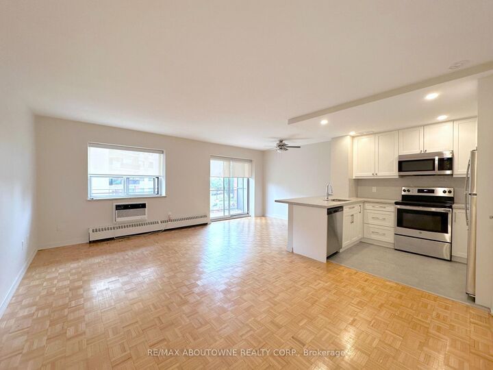 Property Photo: 135 Allan Street 306 ON L6J 3N4