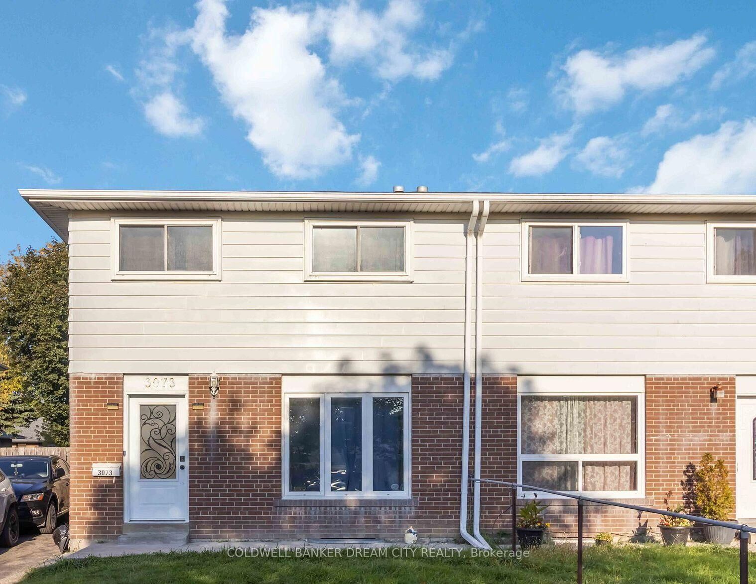 Property Photo:  3073 Ireson Court Upper  ON L4T 1N7 