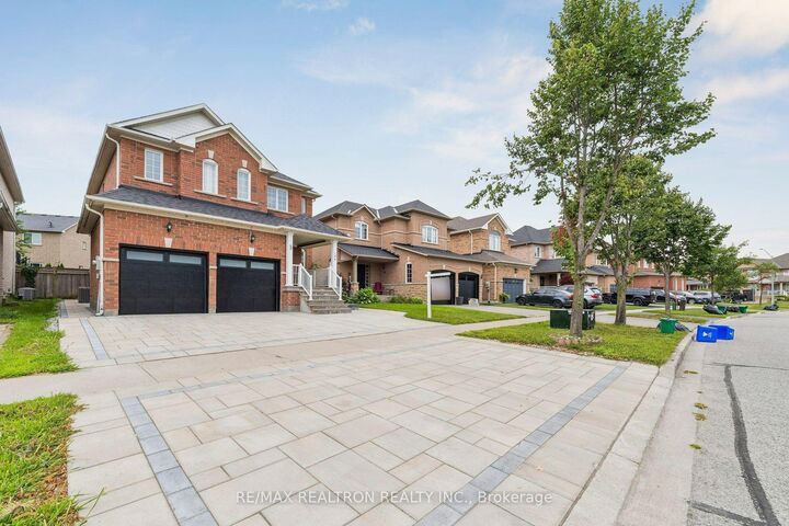 Property Photo: 194 Robert Adams Drive ON L1E 3H9