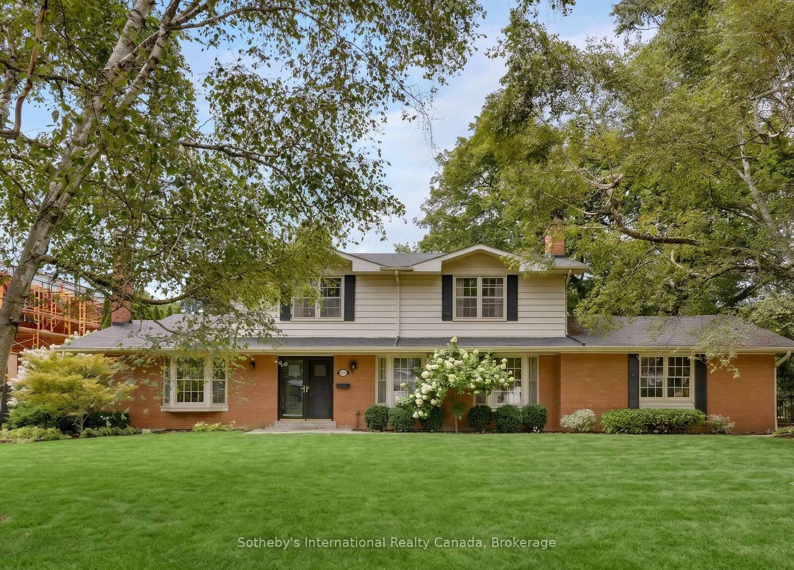 Property Photo: 174 Claxton Drive ON L6J 4N9