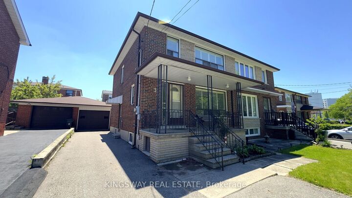 Property Photo: 31 Quinan Drive ON M6L 1E8