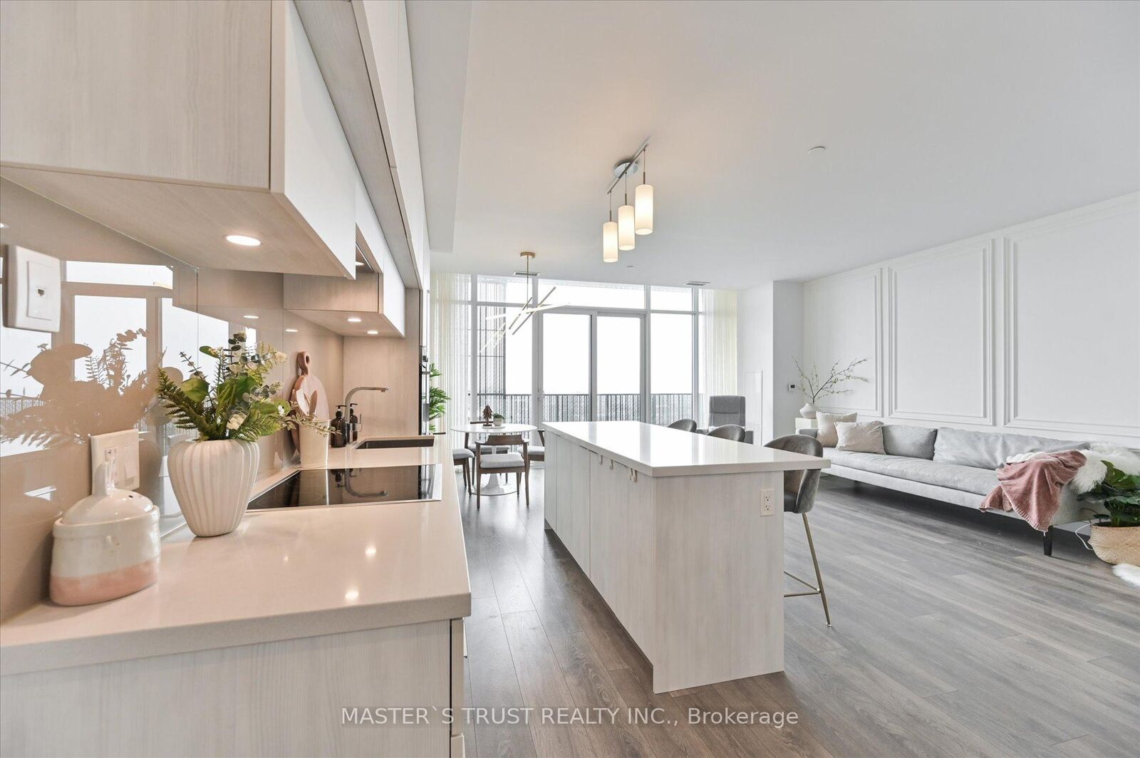Property Photo:  8 Eglinton Avenue E Ph5801  ON M4P 0C1 