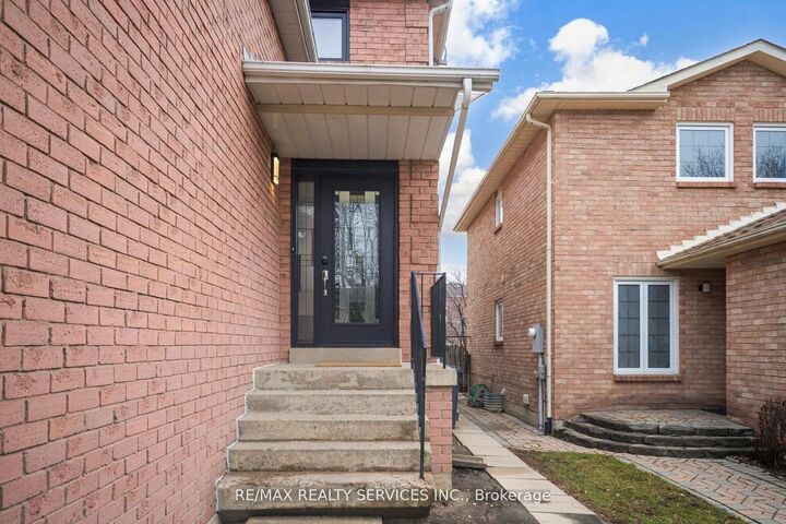 Property Photo: 19 Wayne Nicol Drive ON L6X 3Z2