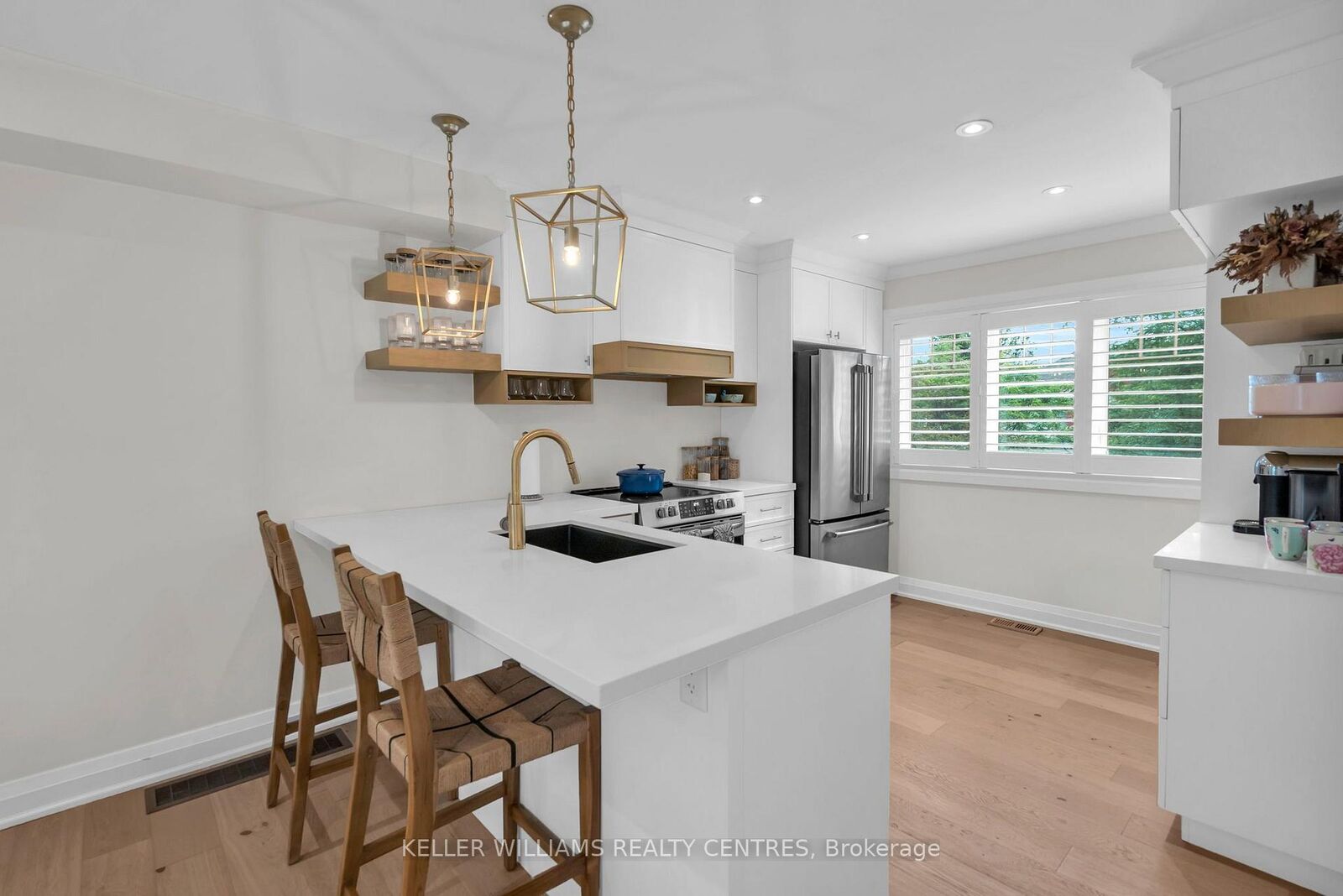 Property Photo: 37 Bowler Street ON L4G 7H7