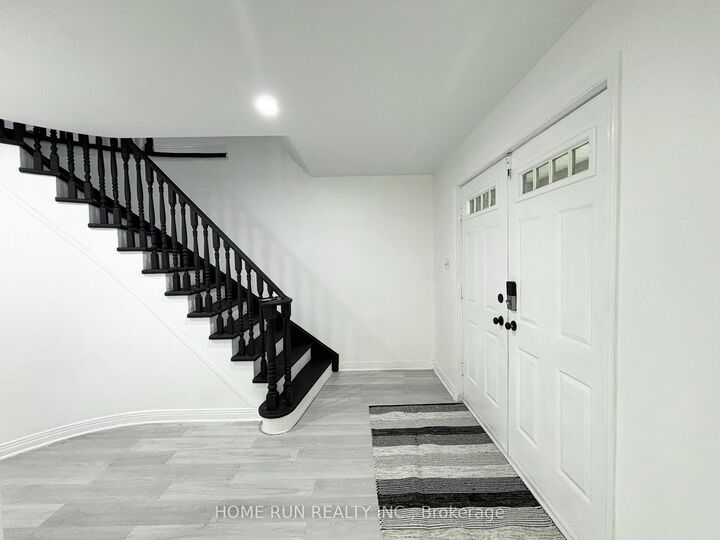Property Photo: 10 Westchester Court ON K2J 3P9