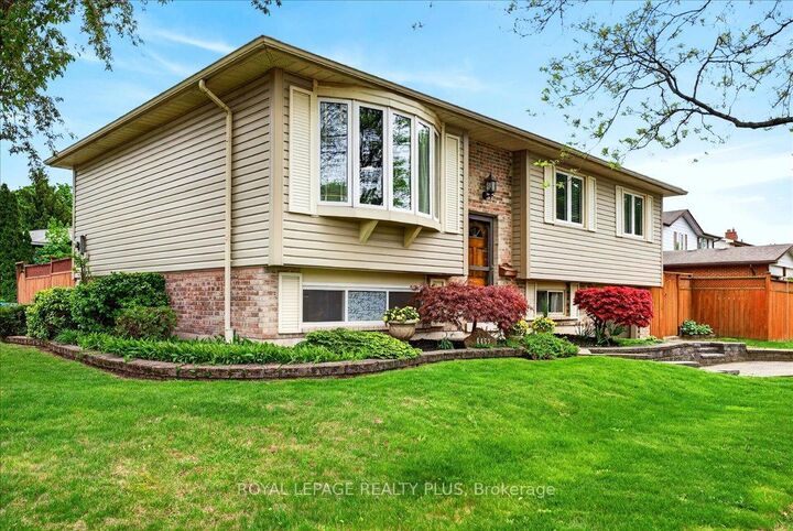 Property Photo:  4452 Delaney Drive  ON L7L 5J2 