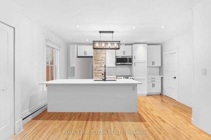 Property Photo: 179 Cathcart Street ON K1N 5C1