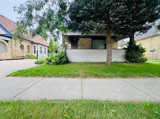 Property Photo:  122 Inkerman Street  ON N5Z 1X6 